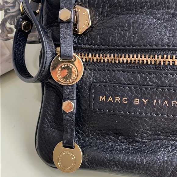 Authentic Marc by Marc Jacobs leather crossbody - Picture 2 of 11